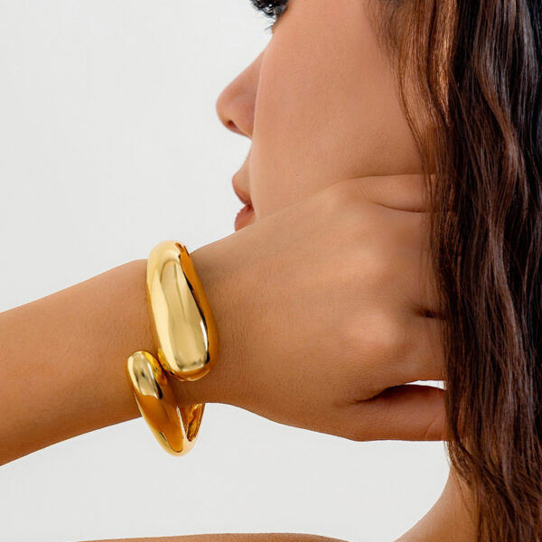Metallic glossy water drop hug bracelet - Image 3