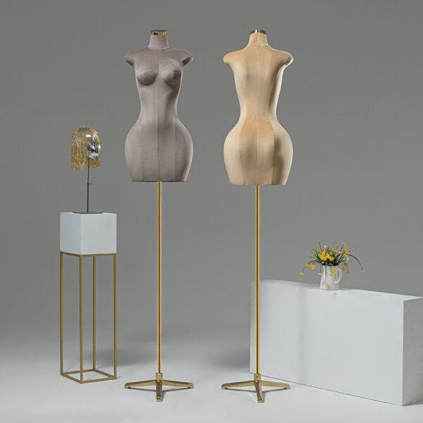 Plus-size female models clothing model props - Image 3