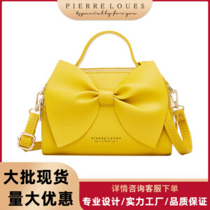 2025 New Women's Bag Korean Version Bow Shoulder Bag Crossbody Women's Versatile Spring and Summer Fashion Women's Bag Large Capacity