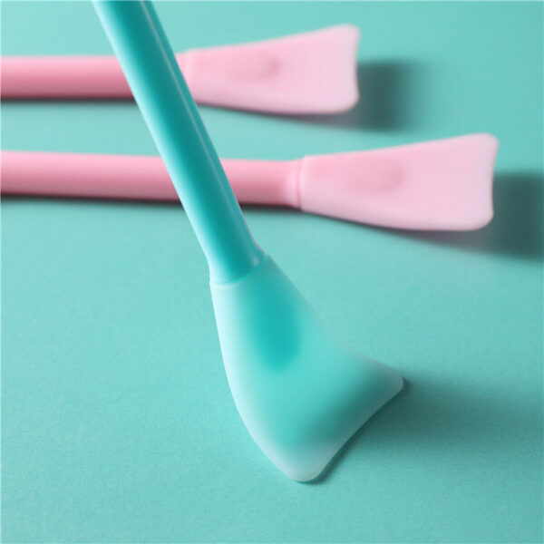 Dual-ended silicon mask brush - Image 2