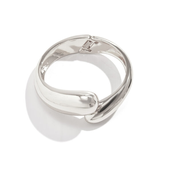 Metallic glossy water drop hug bracelet - Image 5