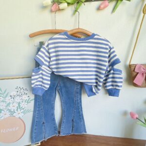 Ancorelala's new autumn girls' suit is a two-piece set of personalized striped sweatshirt and slit jeans