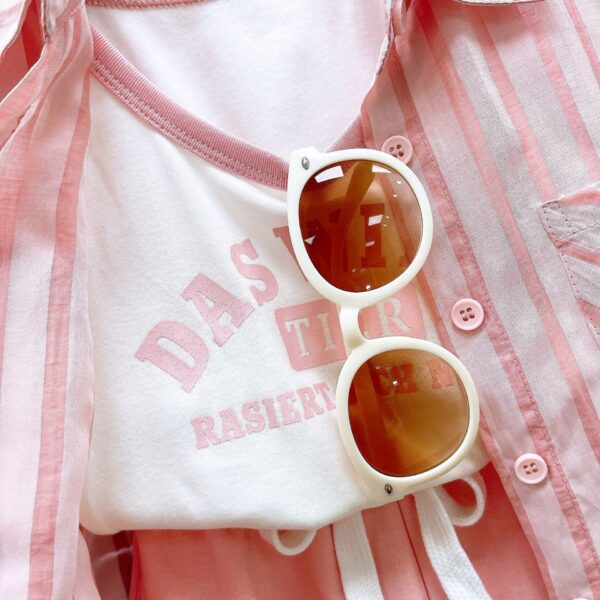 24032 Girls Summer Outfit Sunscreen Shirt Plus Tank Top Shorts Three-Piece Girl Fashion Summer Outfit - Image 4