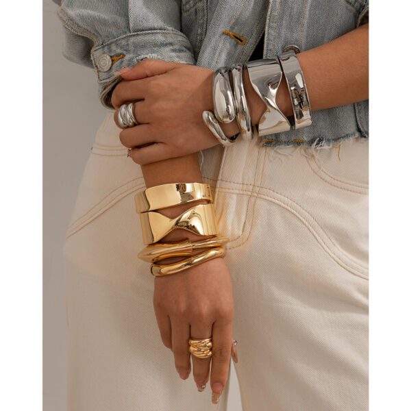 Metallic glossy water drop hug bracelet - Image 4