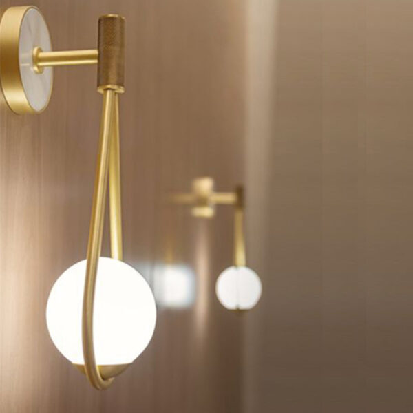 Modern Nordic bedroom wall lamp - Image 4