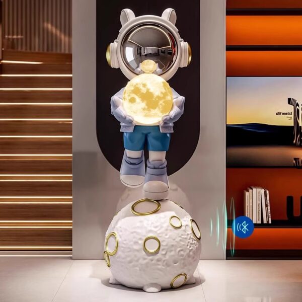 Astronaut ornament with bluetooth speaker - Image 2