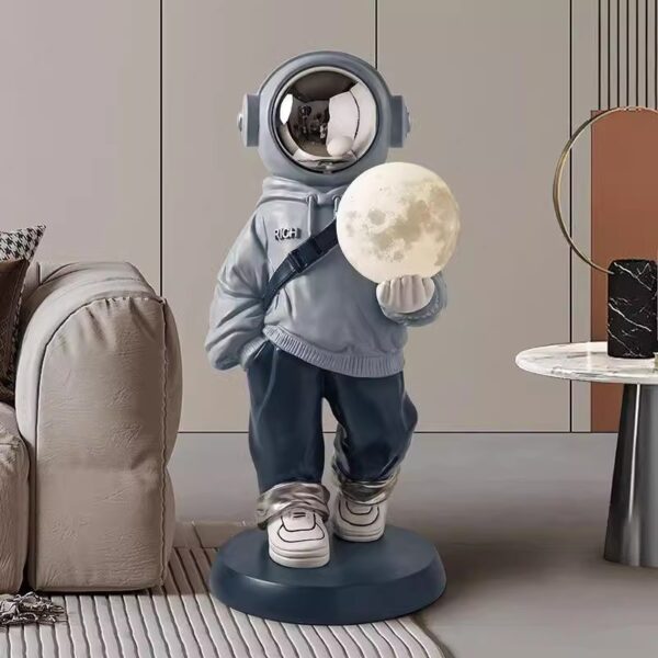 Creative large-scale luxury astronaut floor ornament - Image 2