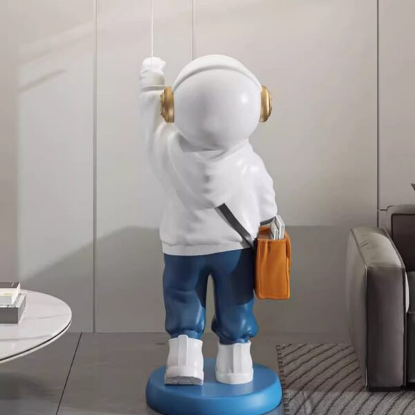 Astronaut living room decorations - Image 5